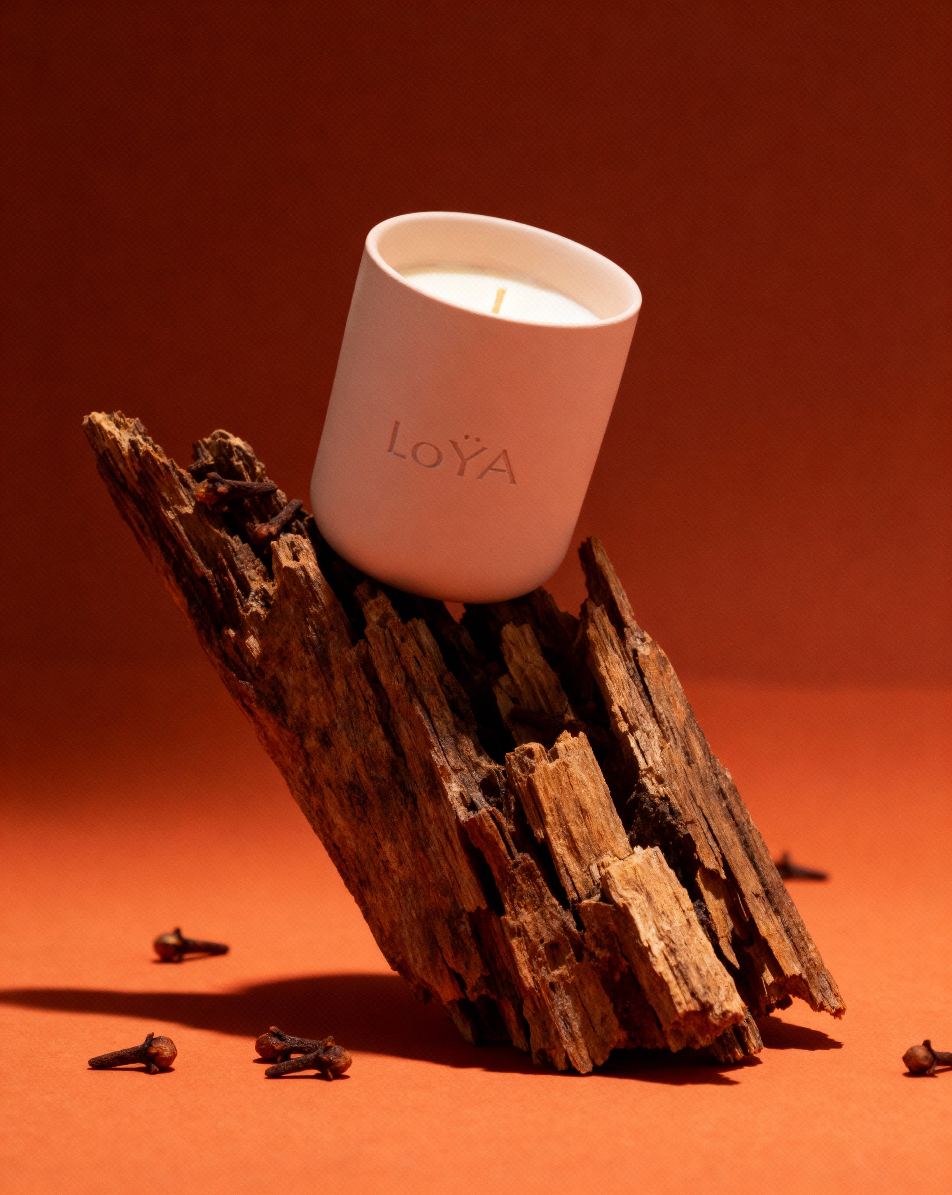 LoYA Clove – Soft Blush Jar, Rich Brown Wax
