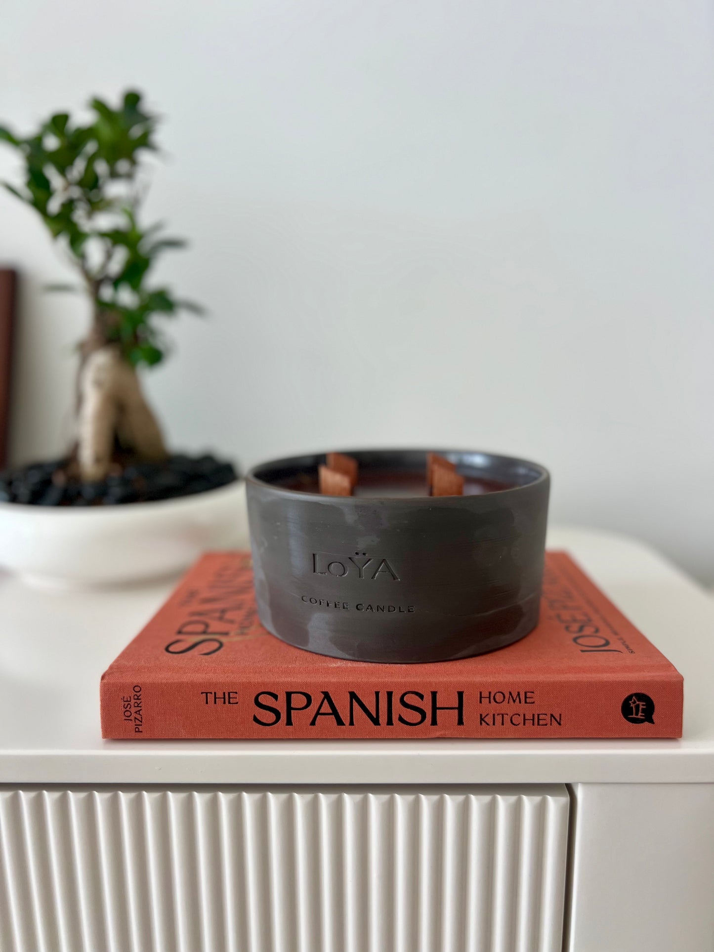 LoYA Coffee Candle with Frankincense oil - 850g - LoŸA 