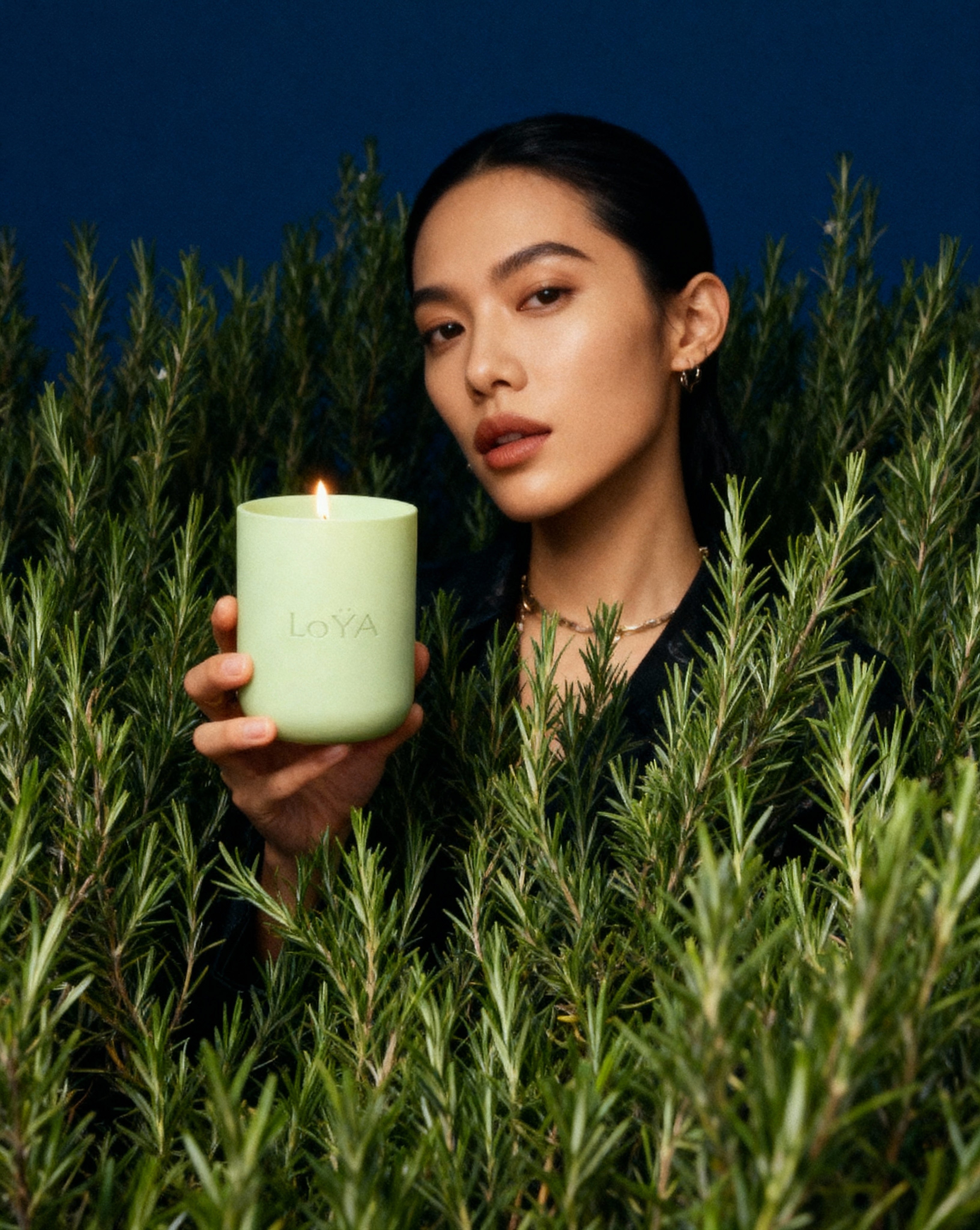 LoYA Rosemary – Light Sage Jar, Deep Charcoal Wax